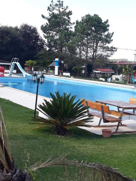 Bungalow Au Bord De La Piscine 4 Pers 5A Burinhosa Zewnętrze zdjęcie